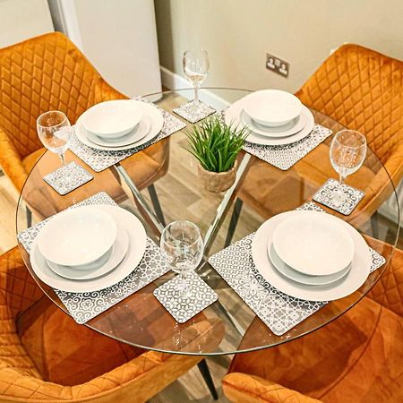 Campbell Park Apartment - City Centre - Free Parking, Balcony, Super-Fast Wifi And Smart Tv With Netflix By Yoko Property Milton Keynes Esterno foto