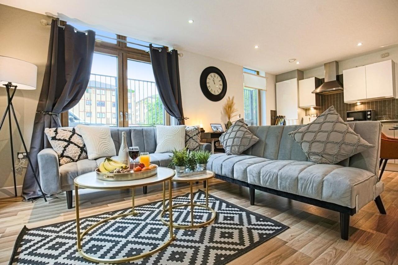 Campbell Park Apartment - City Centre - Free Parking, Balcony, Super-Fast Wifi And Smart Tv With Netflix By Yoko Property Milton Keynes Esterno foto